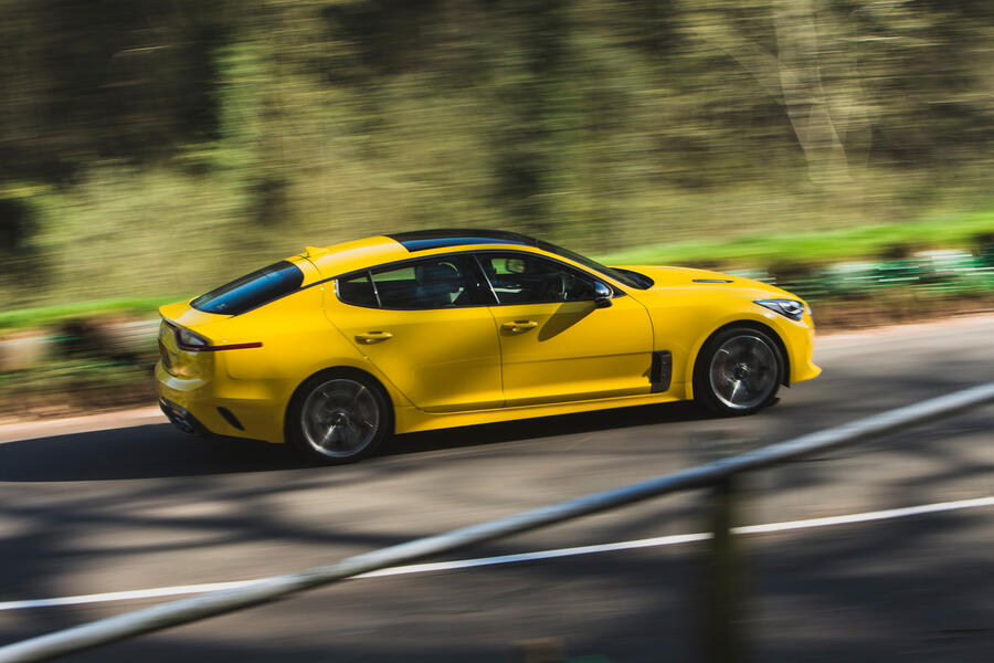 Kia stinger gts 2018 1930