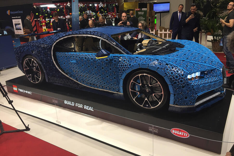 Lego bugatti chiron paris 1