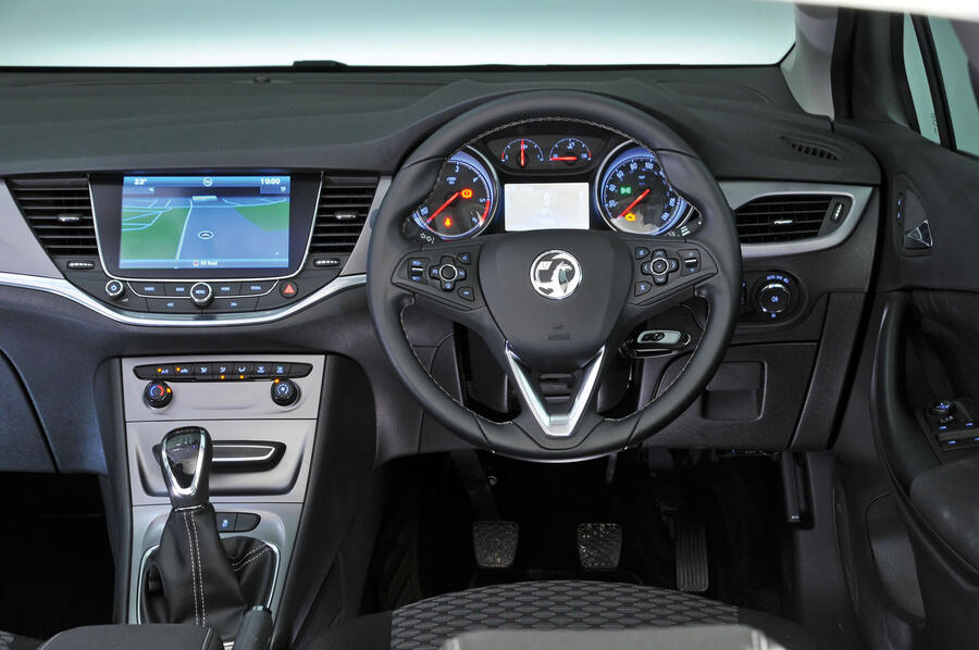 Nearly new used guide vauxhall astra dashboard
