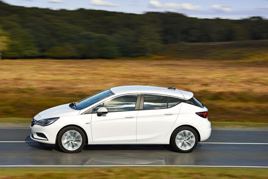 Nearly new used guide vauxhall astra side 0