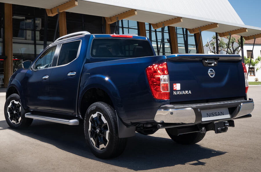 Nissan navara double cab blue rear