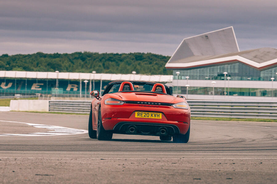 Porsche 718gts stowe 13