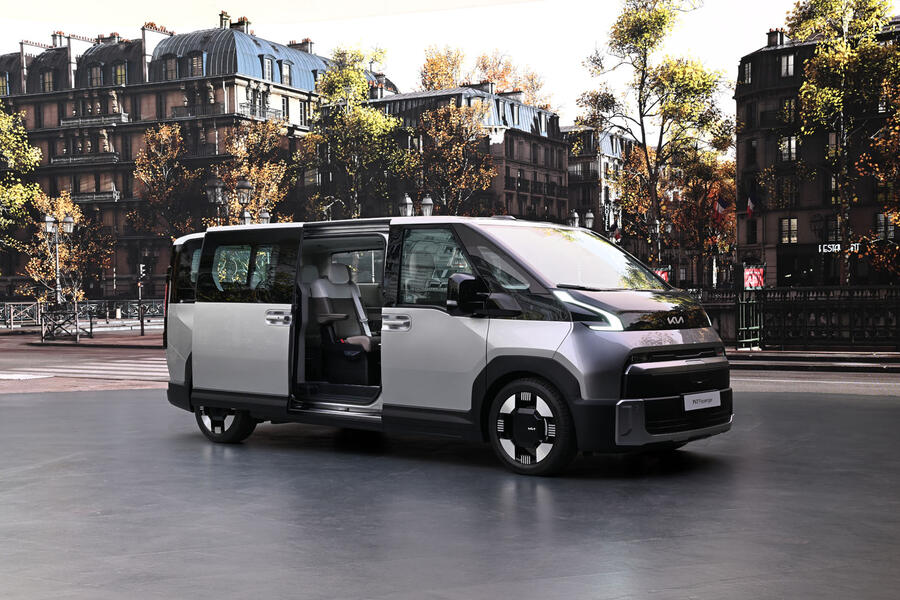 Kia PV7 with sliding doors open