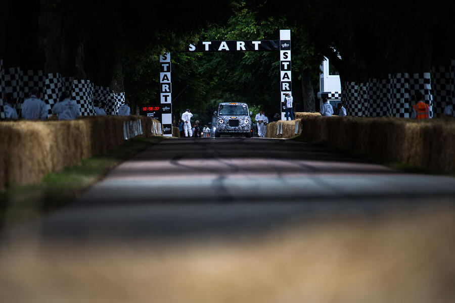 Taxi goodwood 887