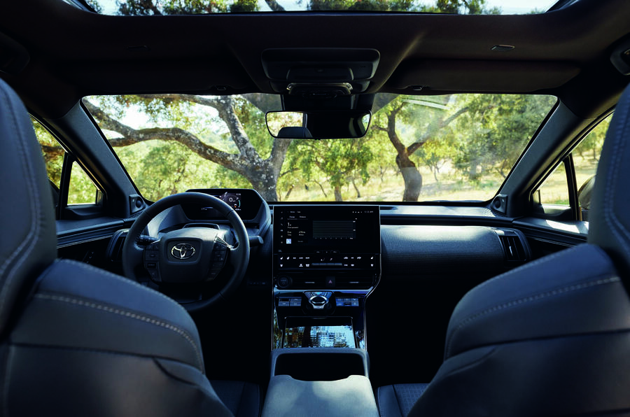 Toy bz4x 2021 prelaunch hub brand img kv interior dash