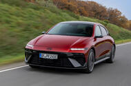 Yeni Hyundai Ioniq 6 test edildi: Hatchback fiyatına 680 kilometrelik sedan