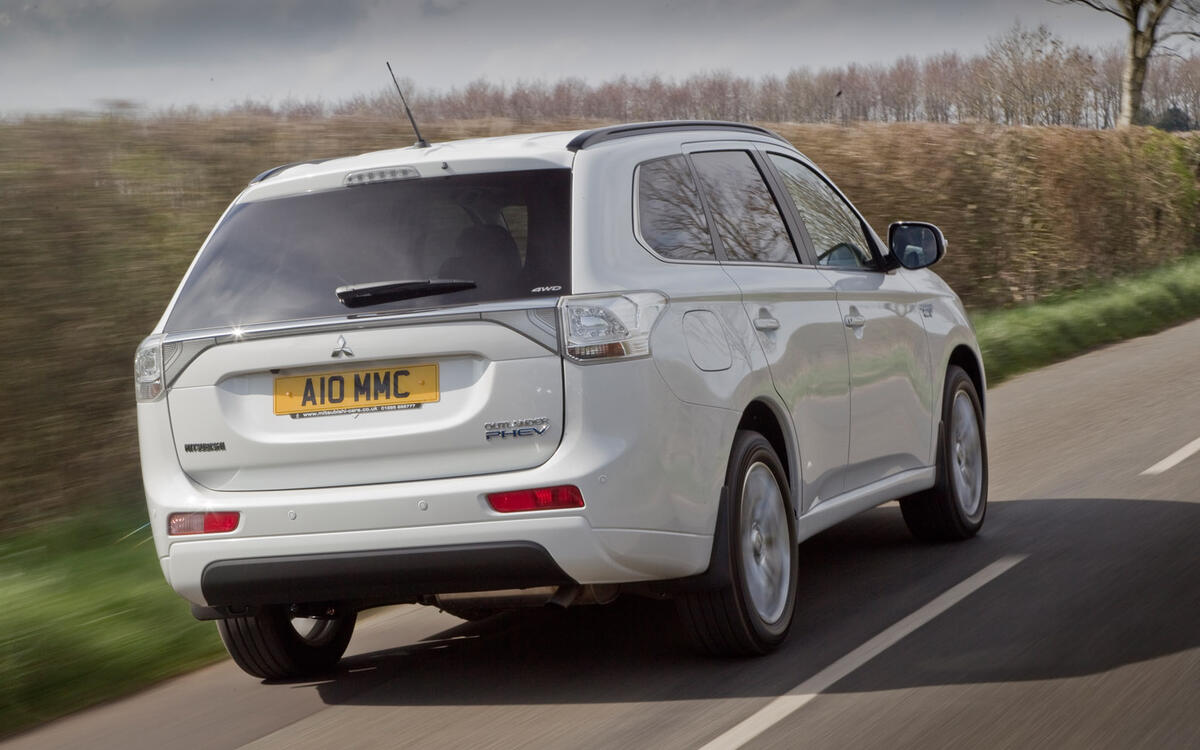 mitsi-outlander-phev-rt-004.jpg