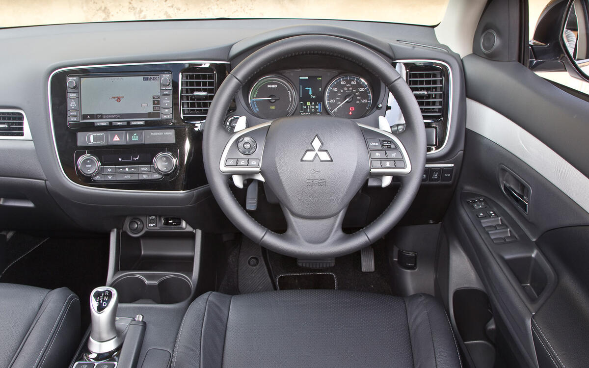 mitsi-outlander-phev-rt-007.jpg
