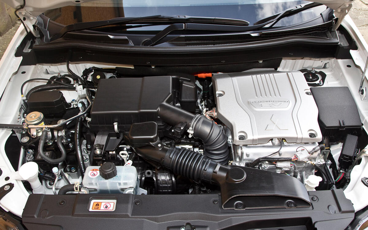 mitsi-outlander-phev-rt-014.jpg