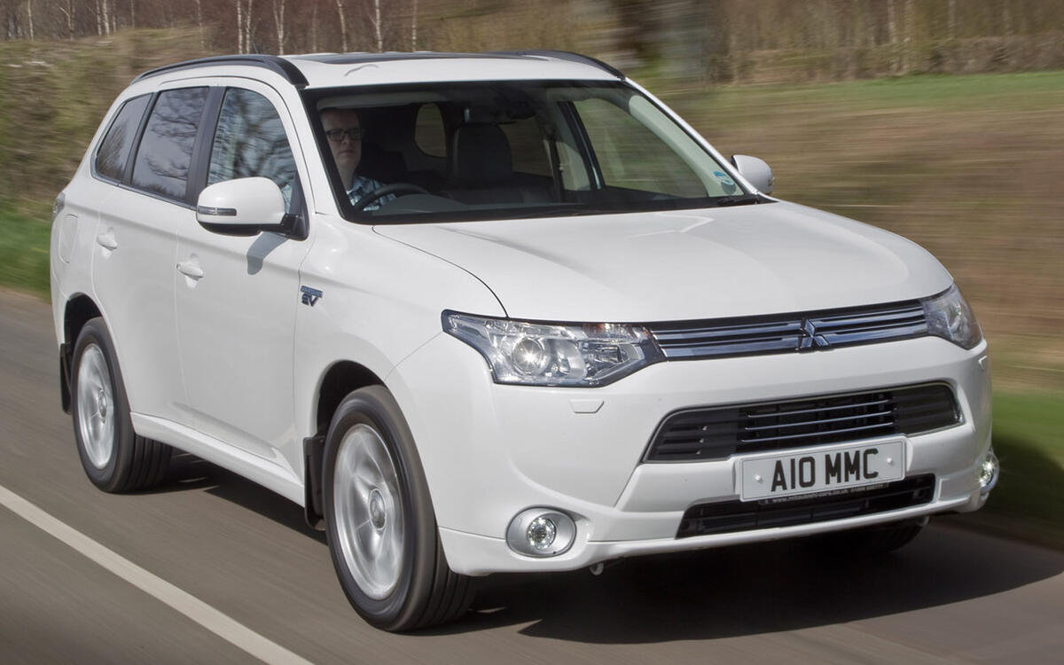 mitsi-outlander-phev-rt-02202.jpg