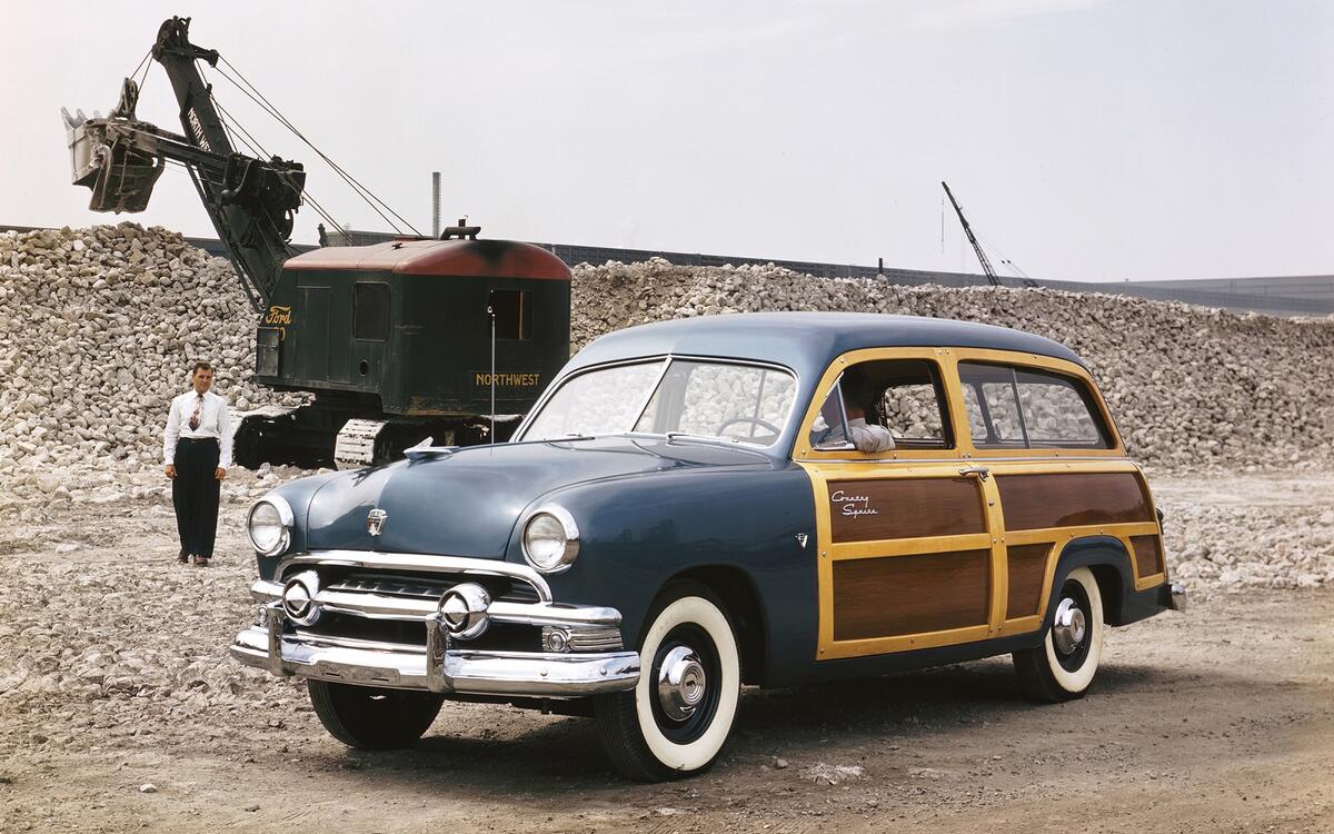 In its truest form, the woody bridged the gap between horse-drawn carriages and cars.