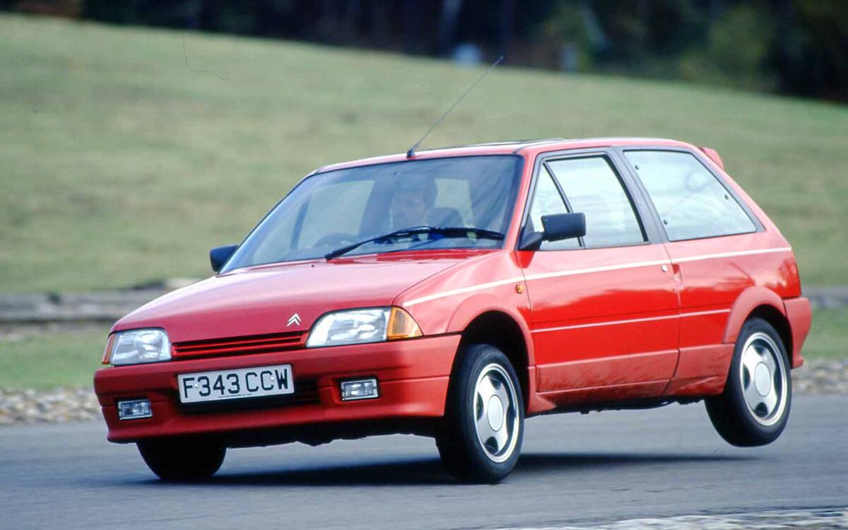 Many hot hatches of the 1980s and 1990s are heading towards extinction.  Many hot hatches of the 1980s and 1990s are heading towards extinction.
