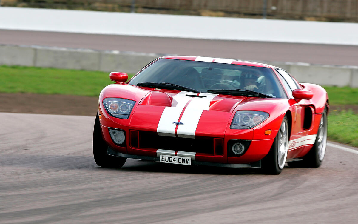 Despite being offered only in left-hand drive form, most of these cars are to be found in many right-hand drive countries… Despite being offered only in left-hand drive form, most of these cars are to be found in many right-hand drive countries…