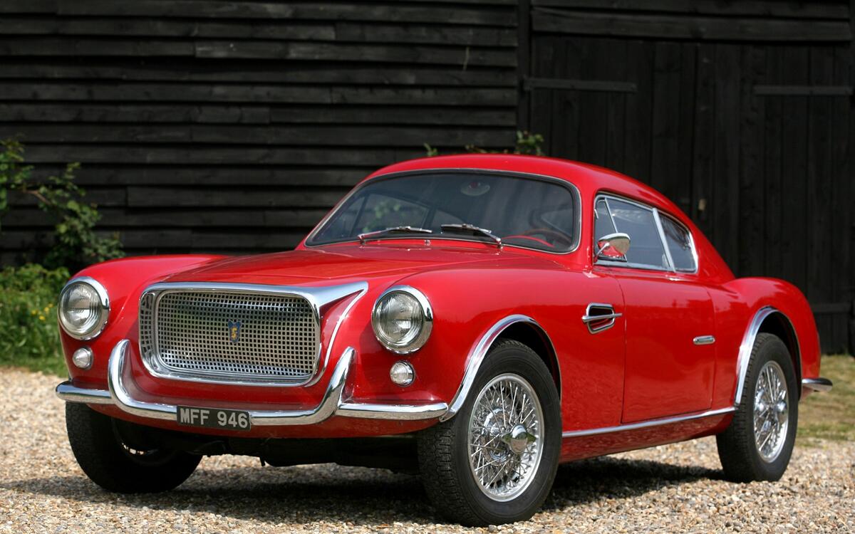 1950 saw the automotive world emerging from post-war gloom with more adventurous design and plenty of sports cars.