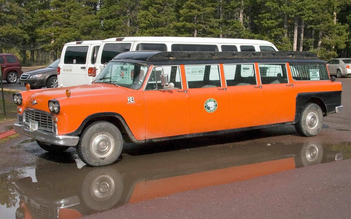 Checker Aerobus Checker Aerobus
