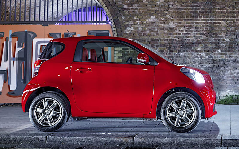 So let’s have a look at them. Here, in descending order of length – or ascending order of shortness, if you prefer – are the cars from 30 brands which had the least distance between their fronts and rears.