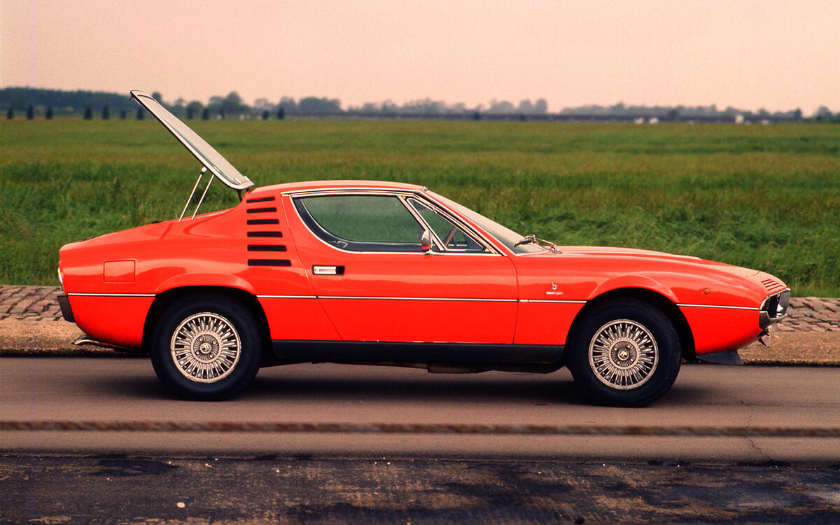 Alfa Romeo Montreal