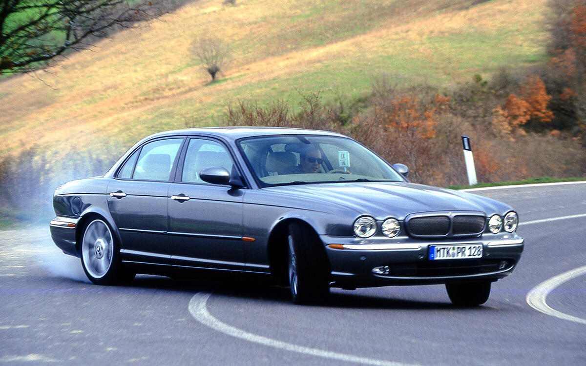 Jaguar XJR (X350)