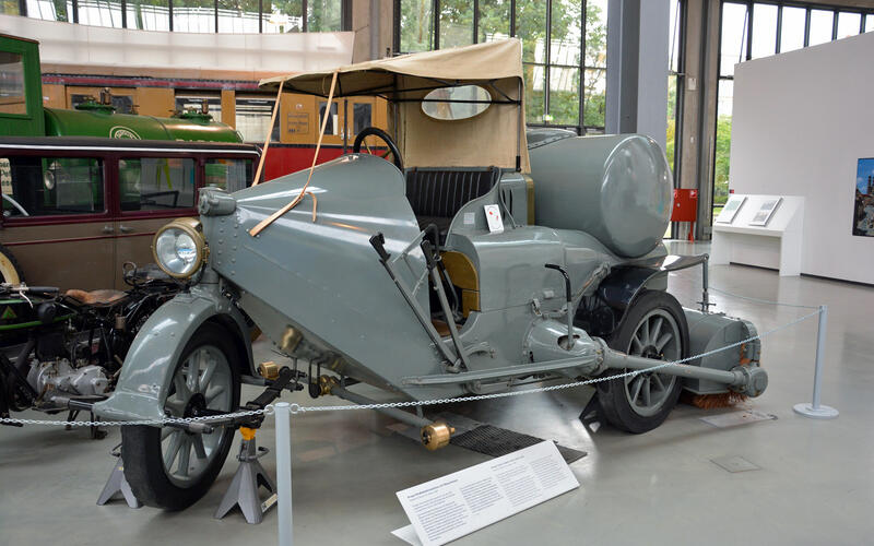 Krupp street sweeper (1924)