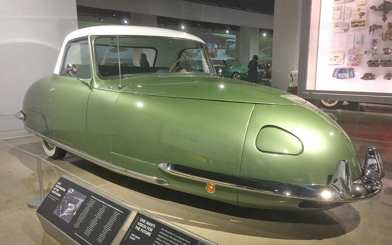 Davis Divan (1947)