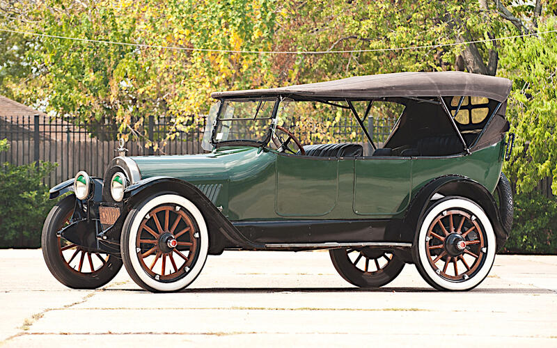 Oldsmobile Light Eight (1916)