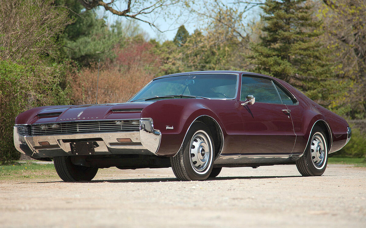 Oldsmobile Toronado (1966) Oldsmobile Toronado (1966)
