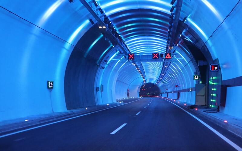 Zigana Tunnel, Turkiye – 8.99 miles (14.48km)