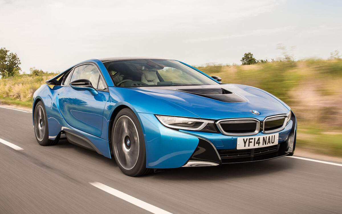 BMW i8 (46.2m) BMW i8 (46.2m)