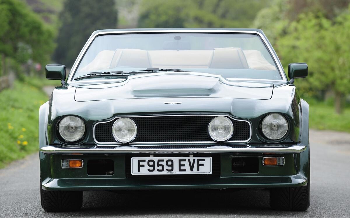 Aston Martin V8 Vantage (1977) Aston Martin V8 Vantage (1977)