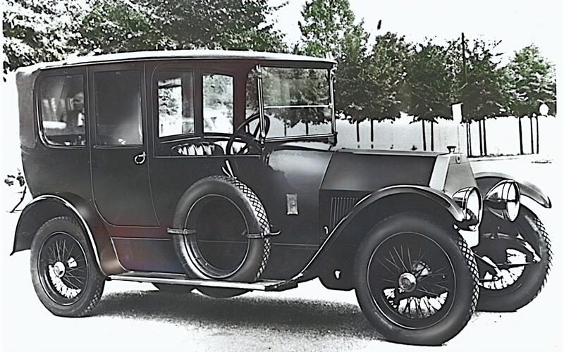 Lancia: 4.9 litres Lancia: 4.9 litres