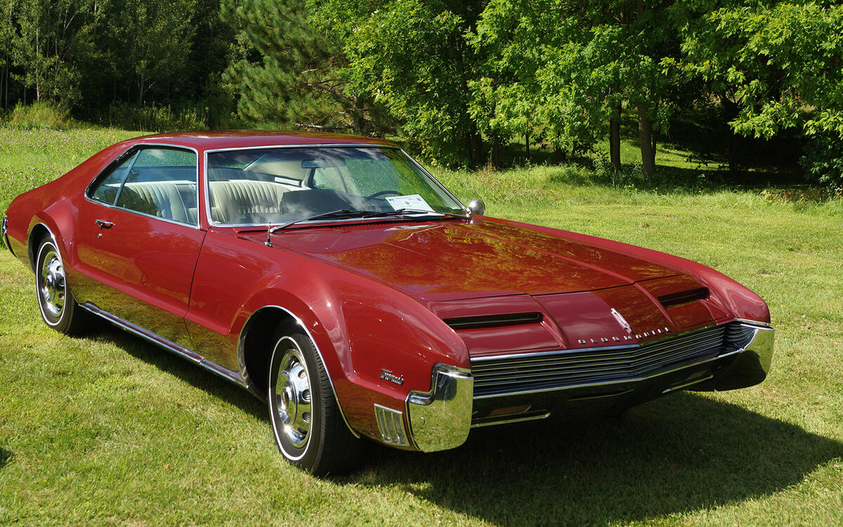 Oldsmobile Toronado (1966) Oldsmobile Toronado (1966)