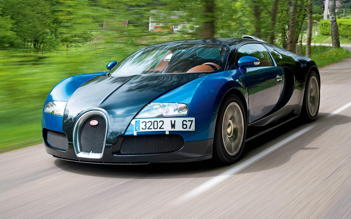 Bugatti Veyron (45.2m) Bugatti Veyron (45.2m)