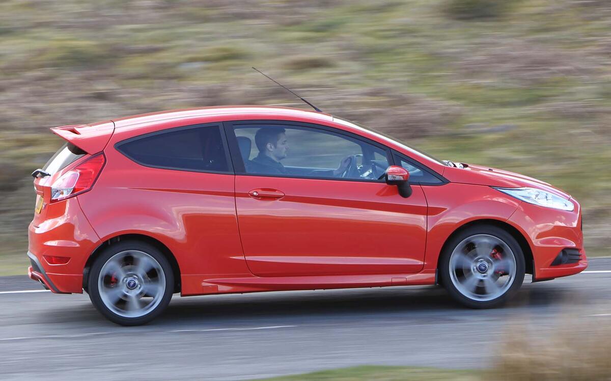 Ford Fiesta ST (from £4995) Ford Fiesta ST (from £4995)