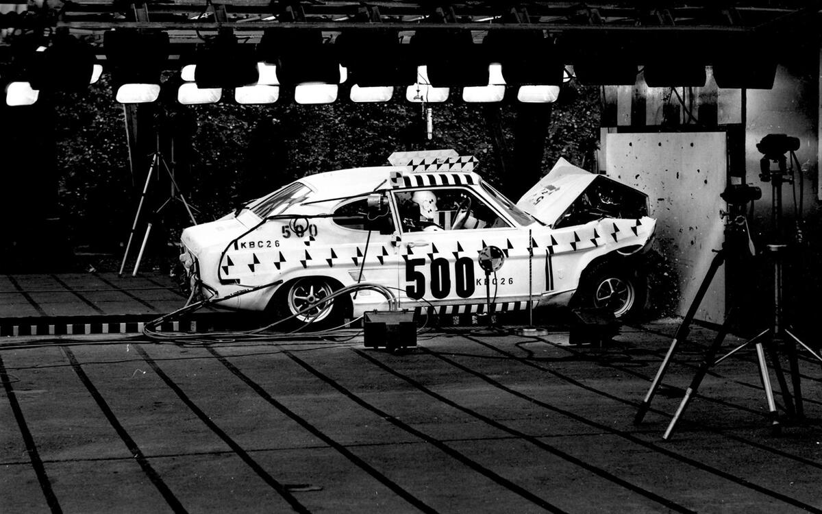 Crash, bang, wallop Crash, bang, wallop