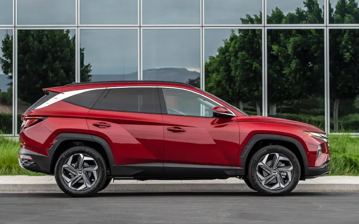 24: Hyundai Tuscon LWB – 334,700 24: Hyundai Tuscon LWB – 334,700