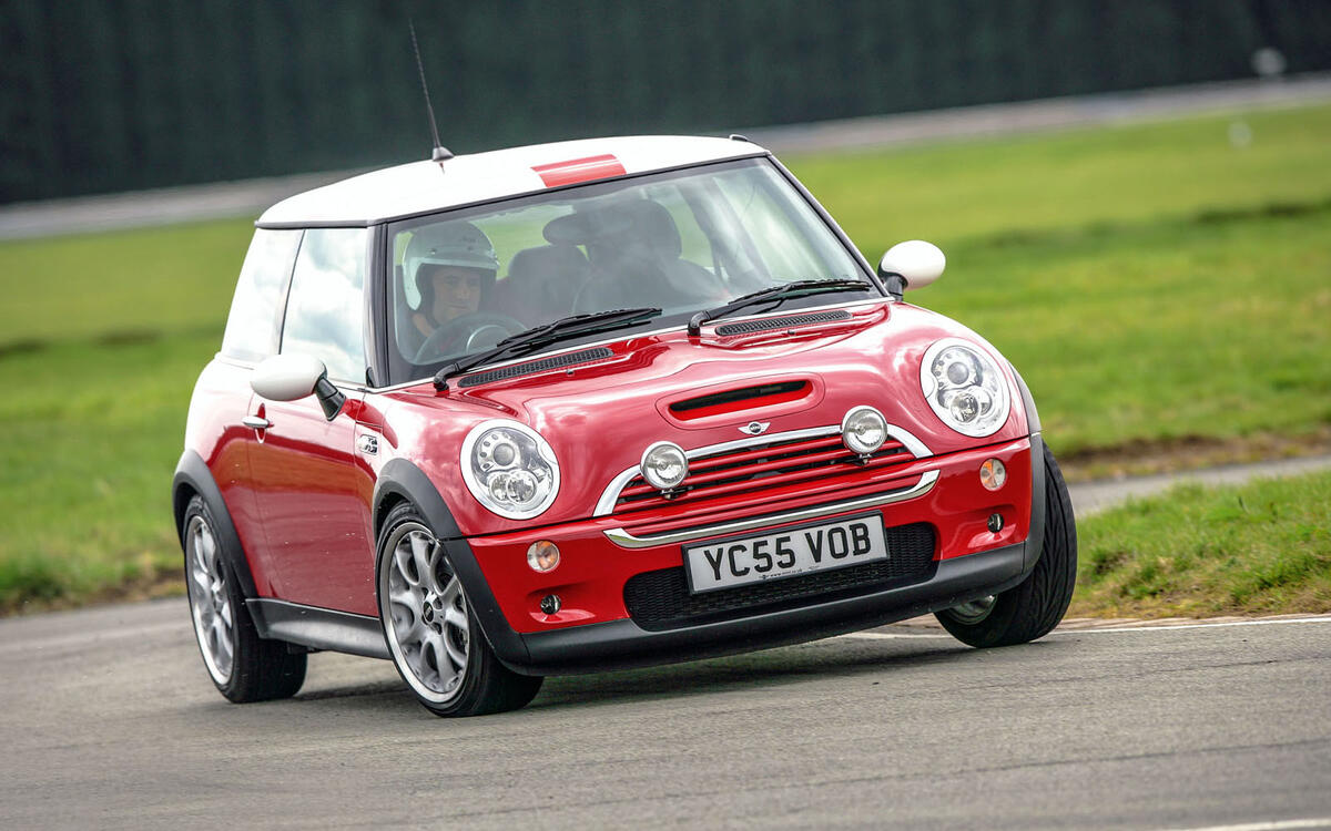 MINI (2001) MINI (2001)