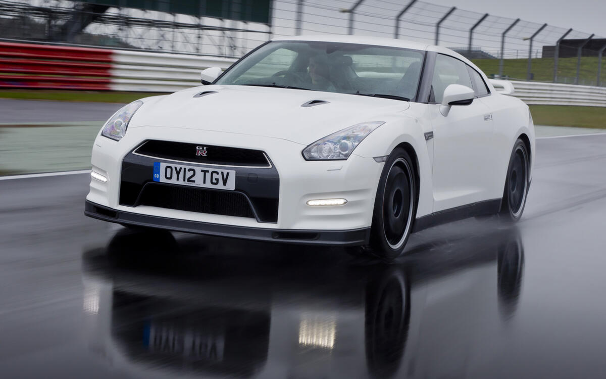 Nissan GT-R (45.0m) Nissan GT-R (45.0m)