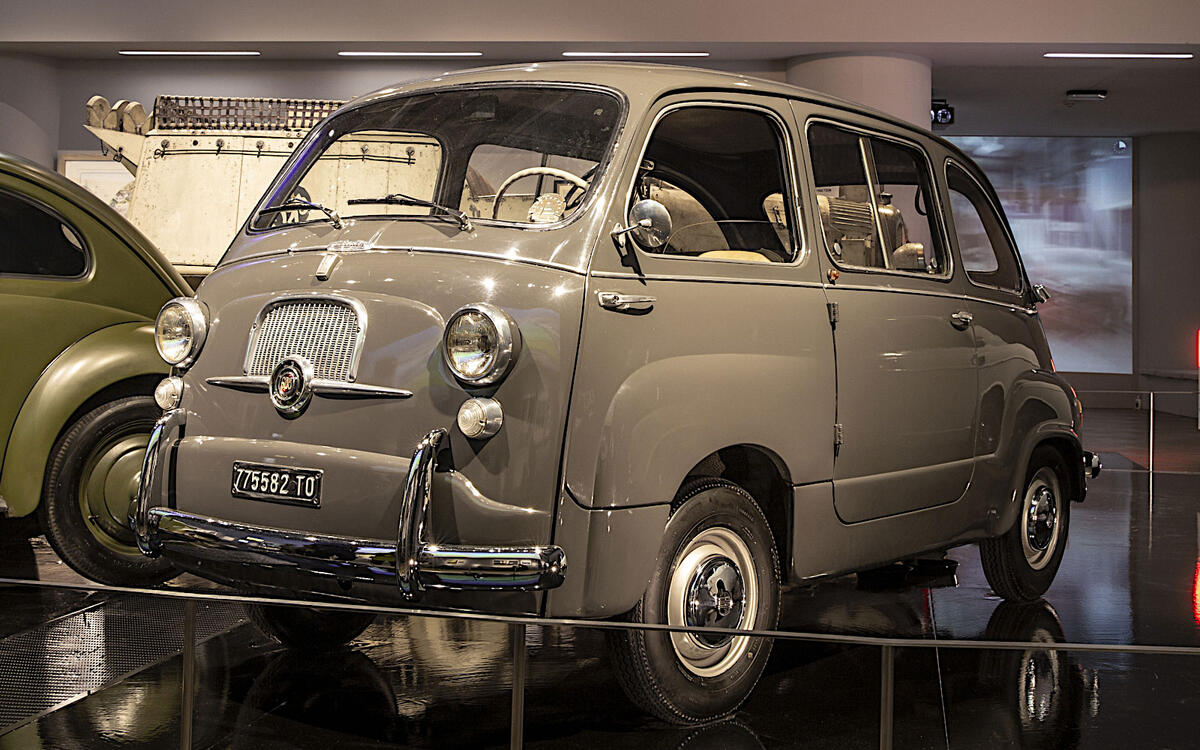 Fiat Multipla: lack of crumple zone Fiat Multipla: lack of crumple zone