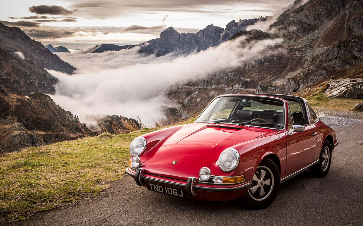 The Targa roof offers a halfway house between full convertible and coupe. 