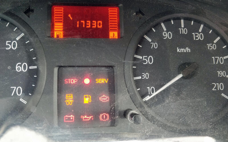 Driving with the oil light on Driving with the oil light on
