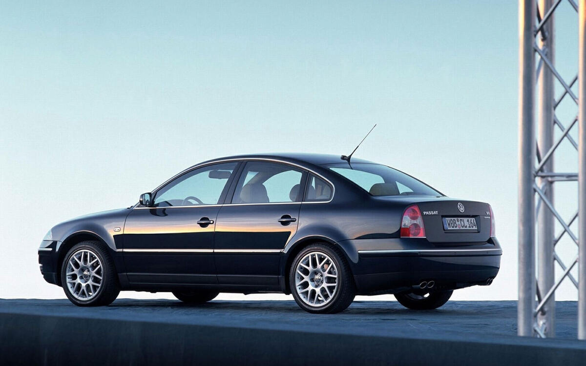 VOLKSWAGEN PASSAT W8