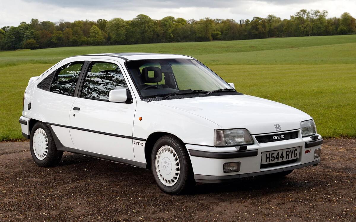 Vauxhall Astra GTE Mk2 (from £6000)