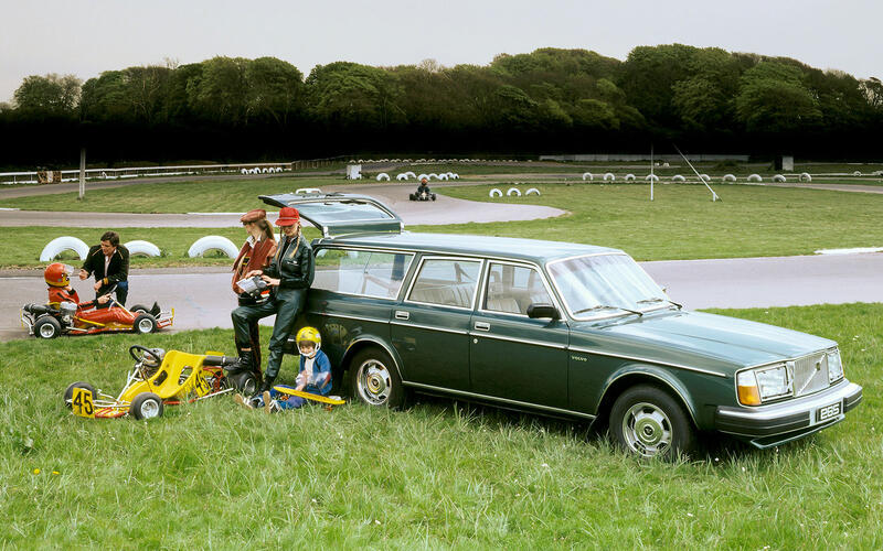 Volvo 260 (1974) Volvo 260 (1974)