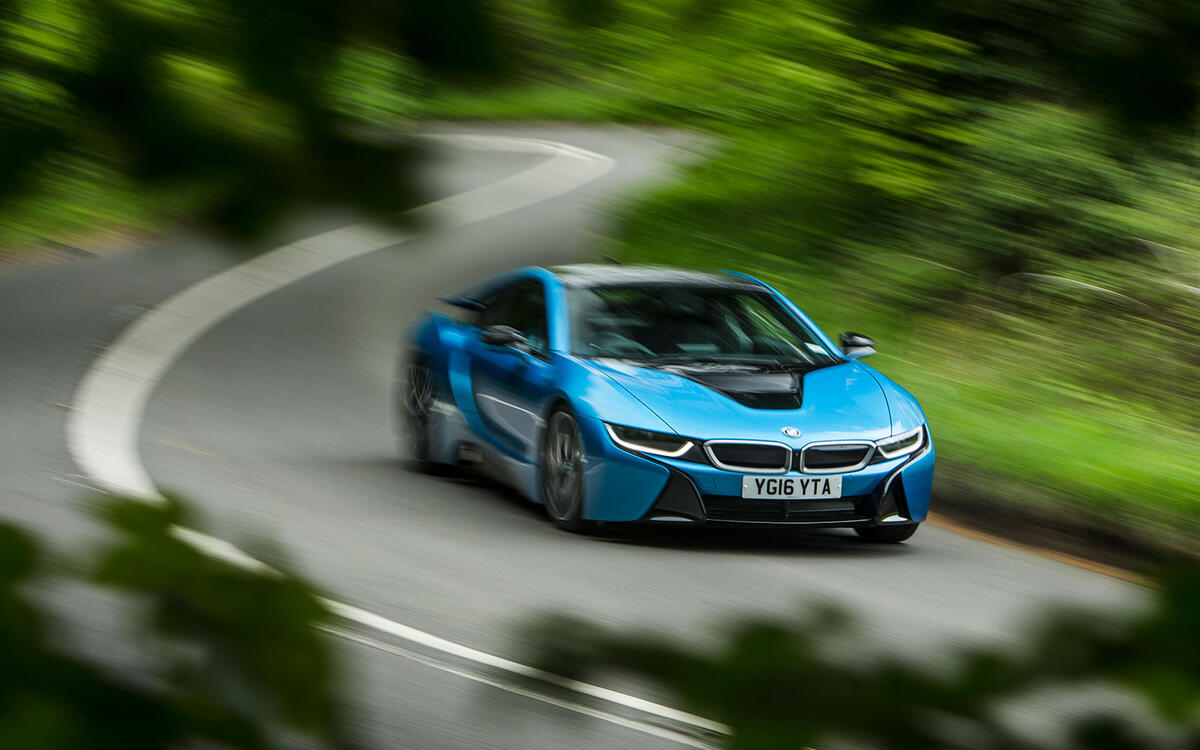 BMW i8  BMW i8