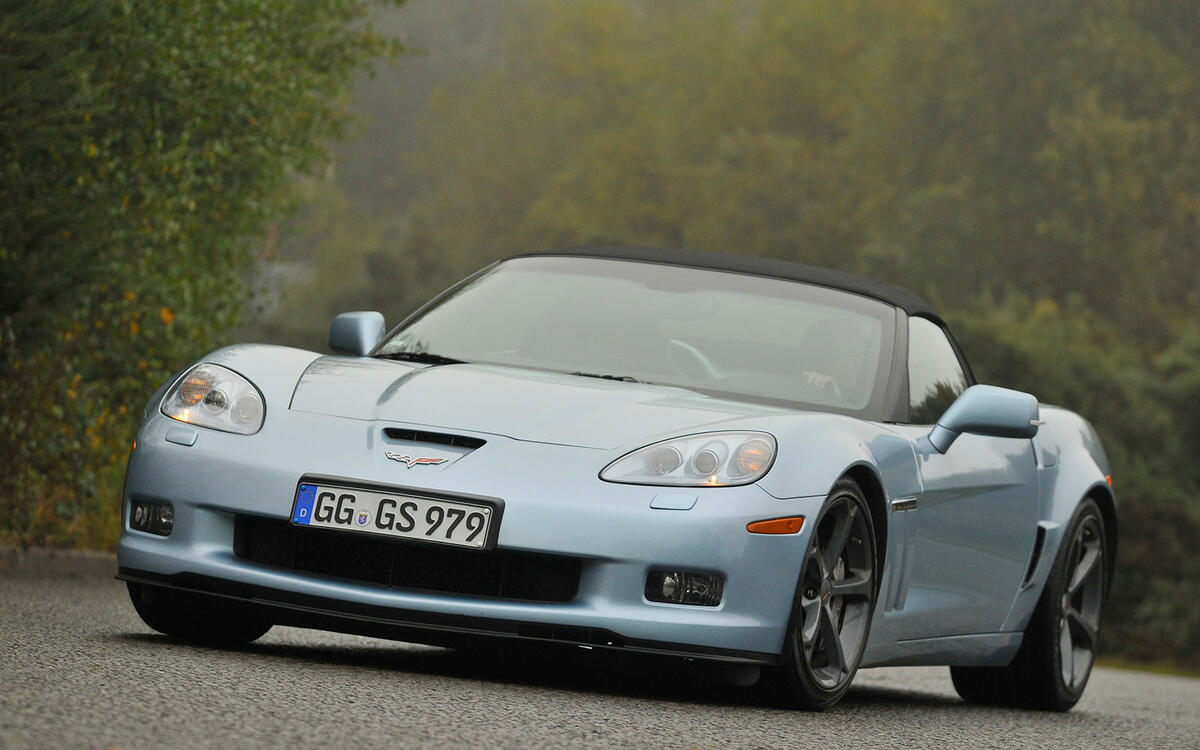 Chevrolet Corvette (£8000-£35,000) Chevrolet Corvette (£8000-£35,000)