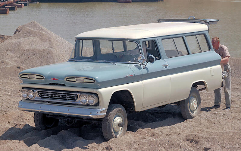 Chevrolet: Suburban