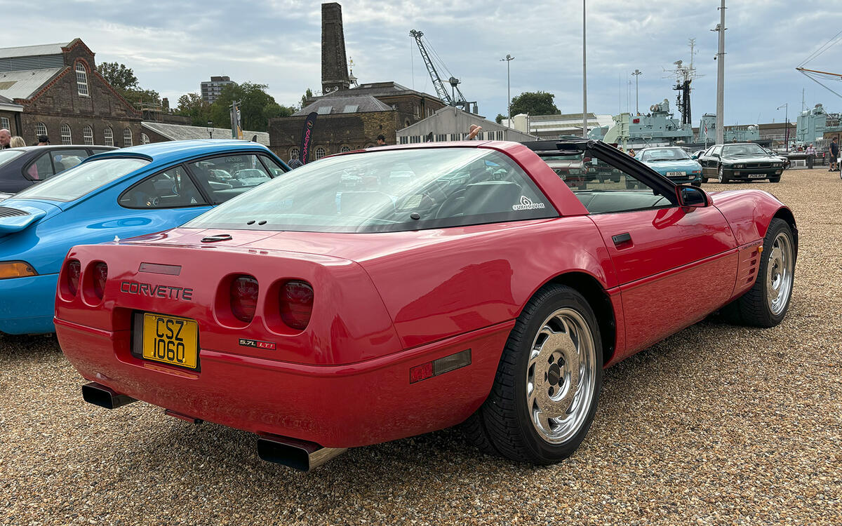 8. 1996 Chevrolet Corvette LT1