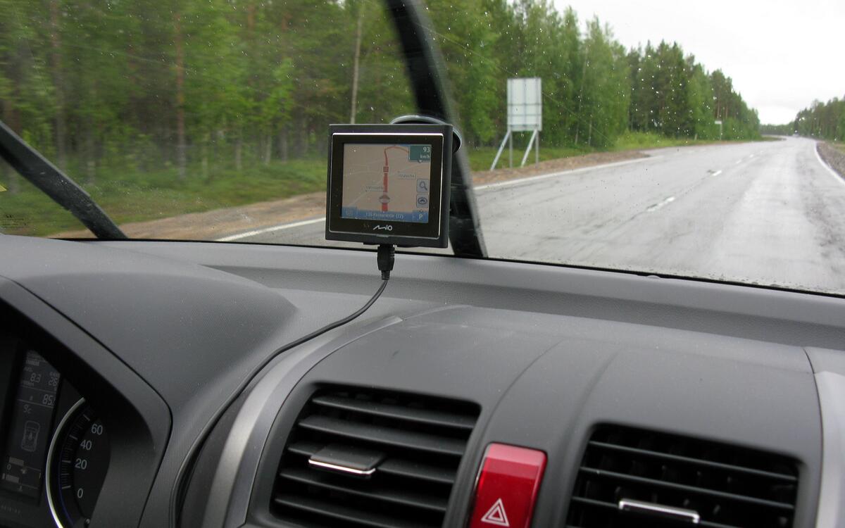 Navigation devices Navigation devices