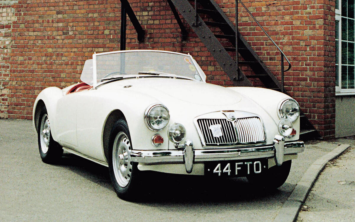 MGA Twin-Cam MGA Twin-Cam