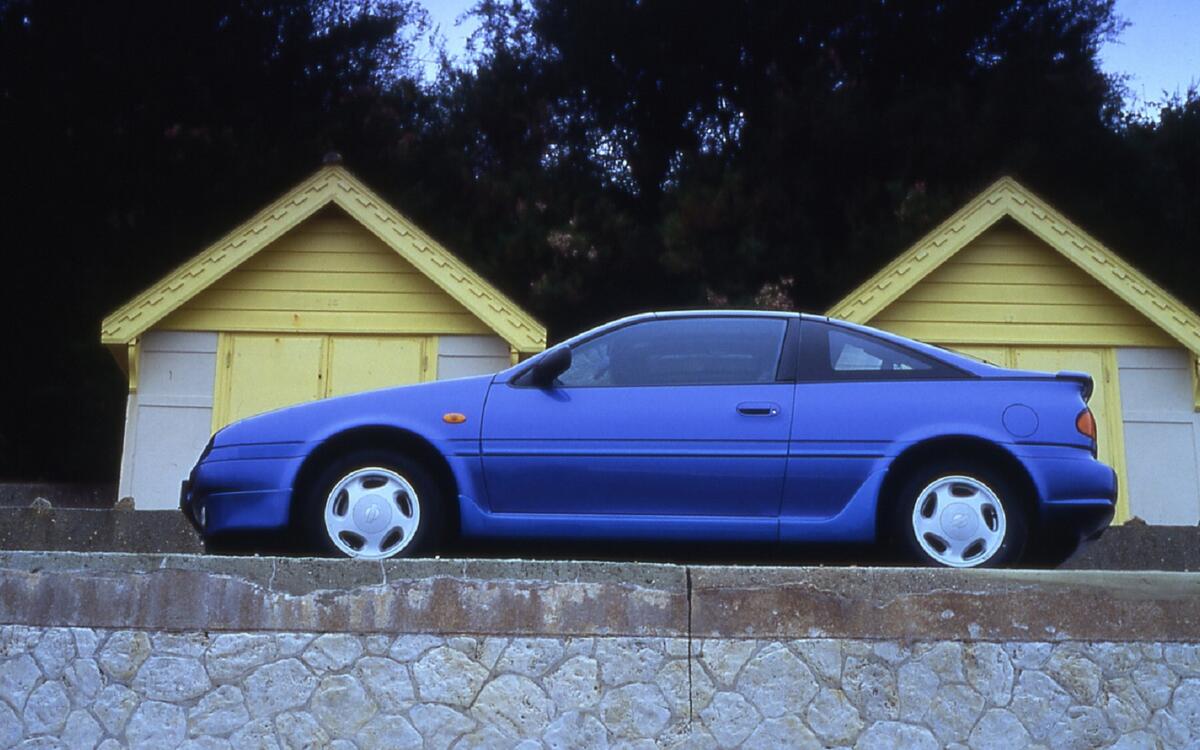 Nissan 100NX (1990) Nissan 100NX (1990)